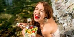 ما هي الأكلات التي ترفع هرمون السعادة ؟